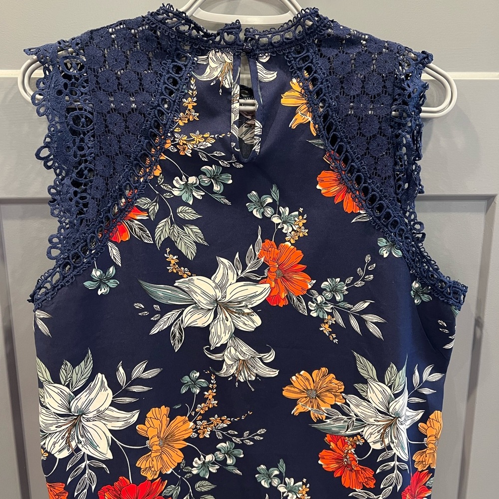 Shein blouse size-Large - Picture 2 of 3